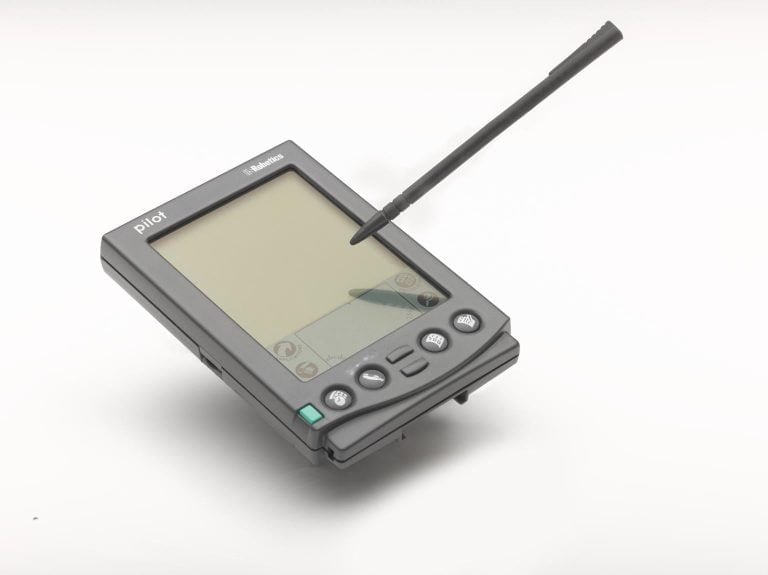 PalmPilot Internet Archive Emulator Runs Apps in Your Browser